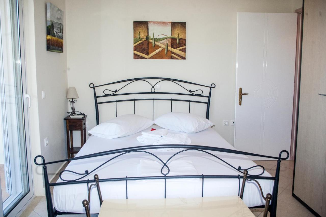 Maria Apartments Lefkada City ภายนอก รูปภาพ