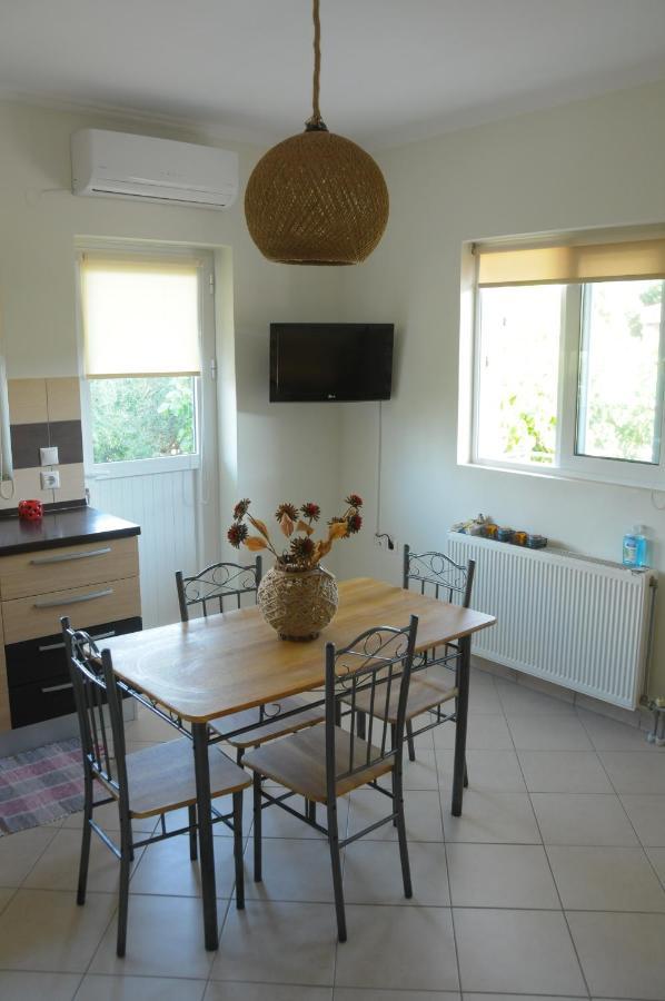 Maria Apartments Lefkada City ภายนอก รูปภาพ